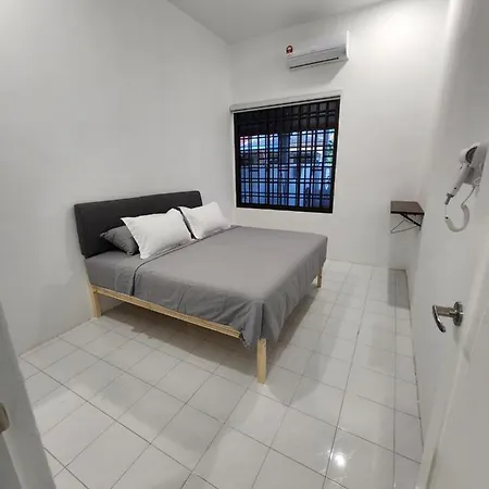 4 Bedroom Homestay @ Mersing Exterior photo