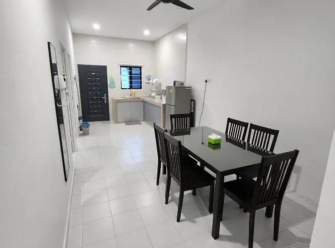 4 Bedroom Homestay @ Mersing