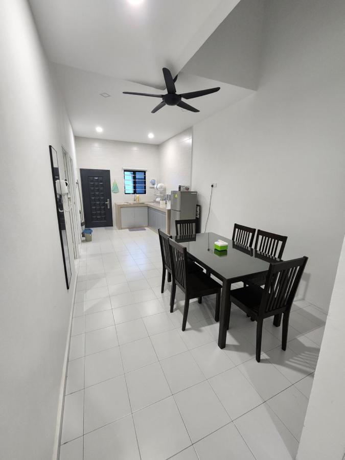 4 Bedroom @ Holiday home